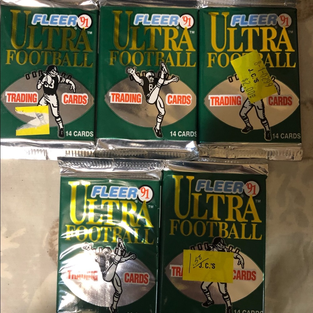 COPY - Fleer Ultra 91 football 🏈 14 cards per pack